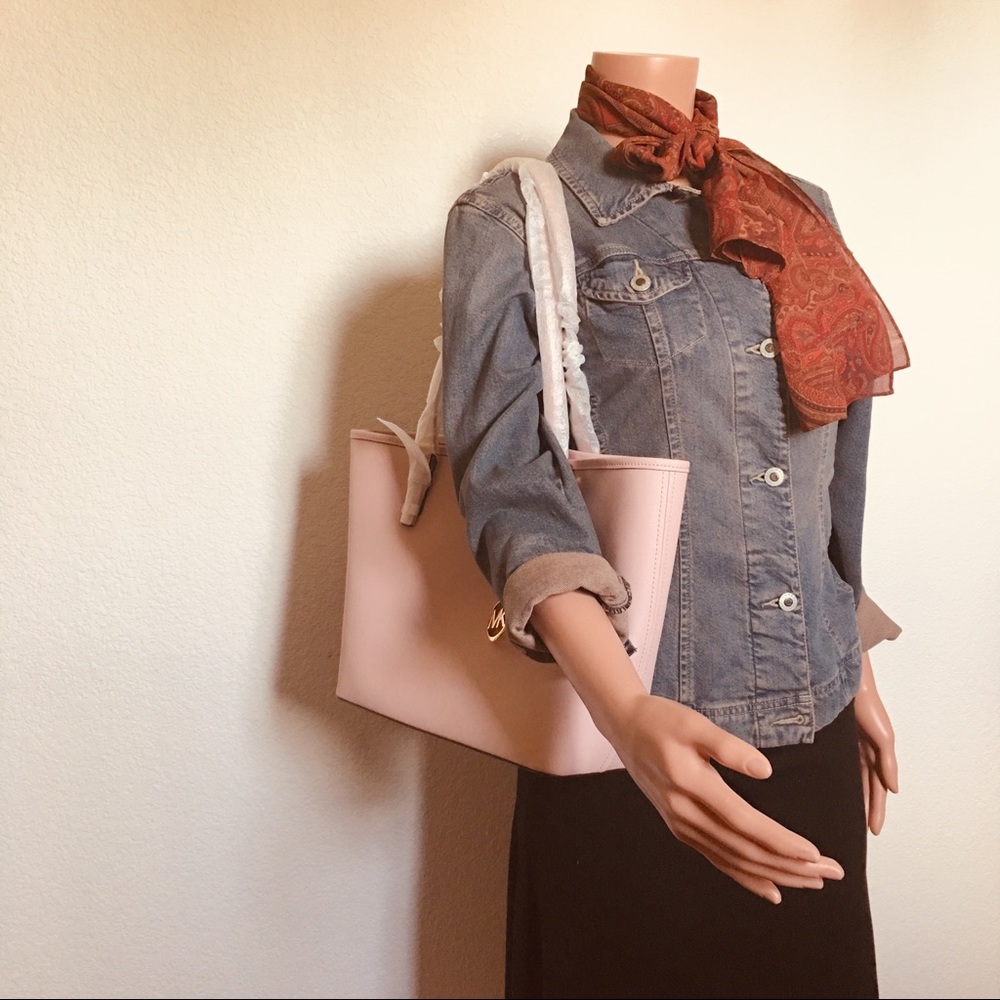 🎈SOLD🎈NWT Michael Kors Medium Jet Set Tote - Picture 8 of 8